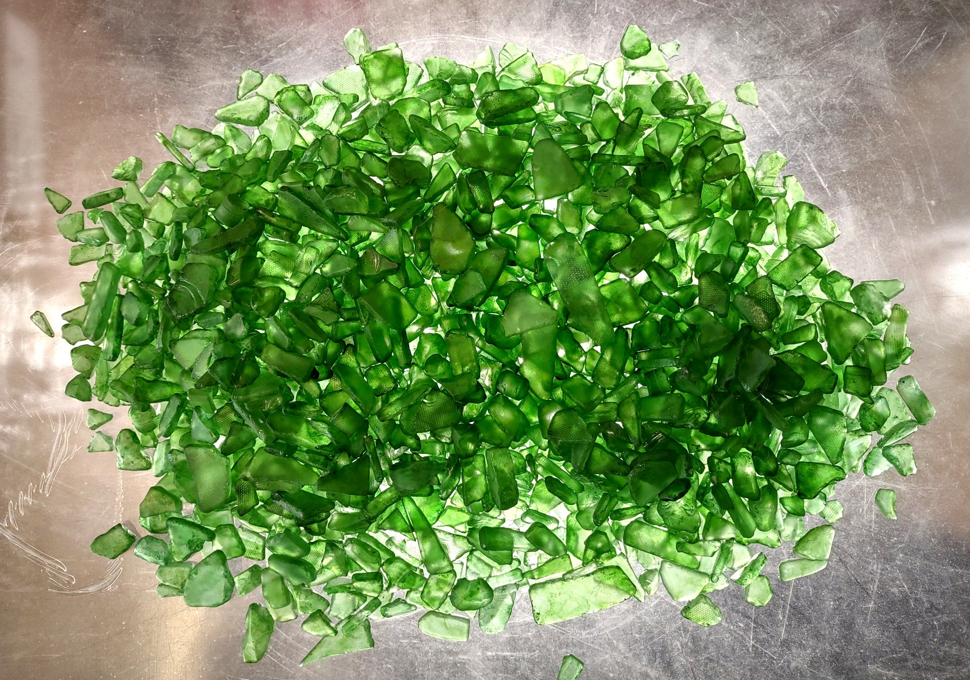 Beach Sea Glass Rough Dark Green Medium Tumbled (approx. 1 kilogram 0.5-1+ inches) Man made frosted sea glass fragments Copyright 2024 seashellsupply.com